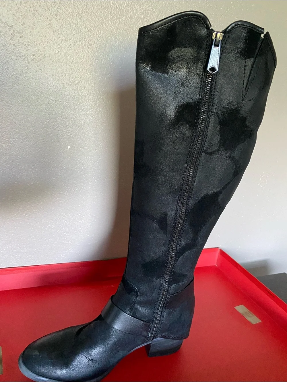 $398 Donald L Pliner black leather boots 8.5